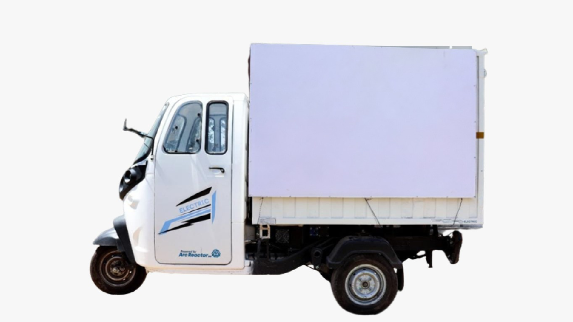 A picture of an white coloured EV from HUL's last mile distribution network 